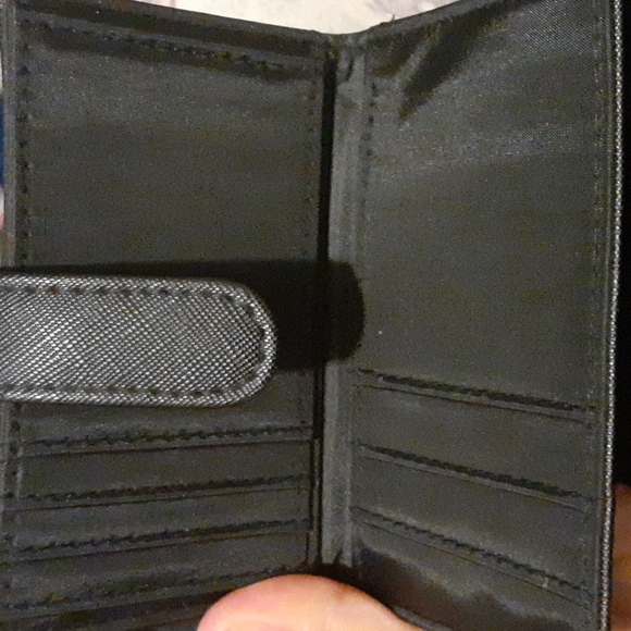 Mundi Wallet - Picture 4 of 5